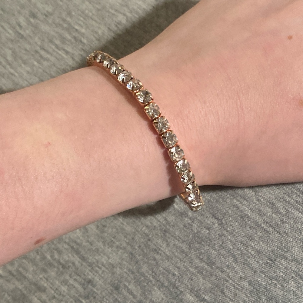 Elegant Rose Gold Bracelet with Clear Diamond Stones